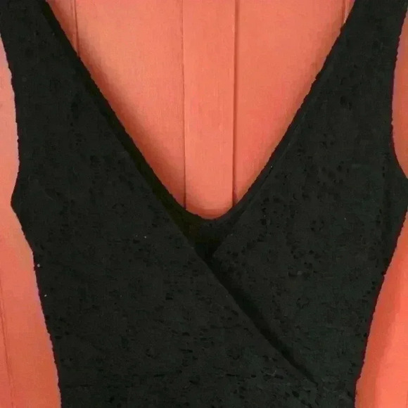 You are not alone black lace dress - Picture 2 of 8